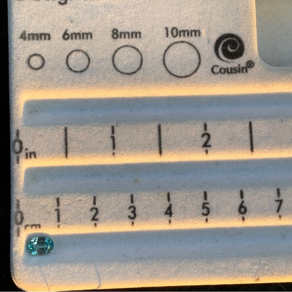 1.98 Carat Oval Blue Zircon - Precision Faceting - PLEASE SEE VIDEO - Picture 9 of 17